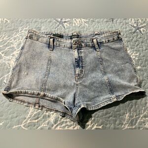 Wild Fable woman size 14 super high rise shorts